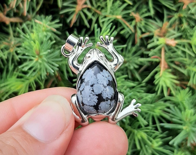 Frog Crystal Necklace Snowflake Obsidian Pendant Meditation Stone, natural stone crystal, wire wrapping crafts, witch costume jewelry