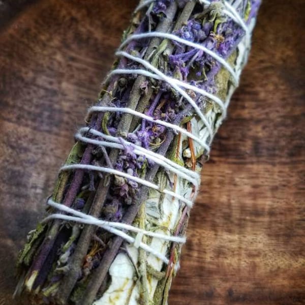 Lavender Yerba Santa Blue Sage Smudge Wands Smoke Cleansing Ritual House Smudging Sage Sticks Natural Incense Dried Herb Bundles Altar Tools