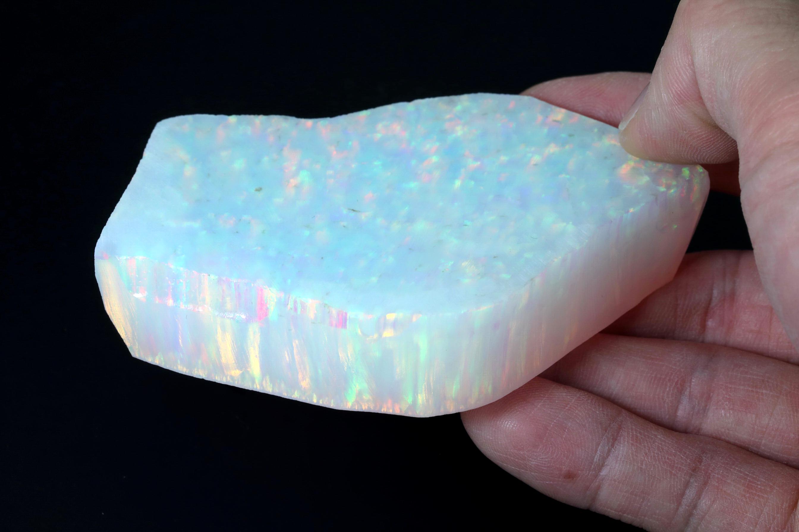 人気新品入荷 Jelly Opal 115g OP533 Bello Opal White Lab Grown Synthetic 美容液