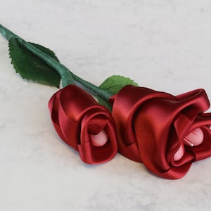 10 Rose Wedding Favour Bombonieres. Wedding Gifts. Table Decorations. Chocolate. Almonds