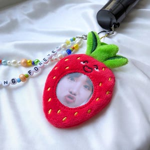 Portafotos en miniatura Strawberry Hobi / BTS J-Hope Hoseok