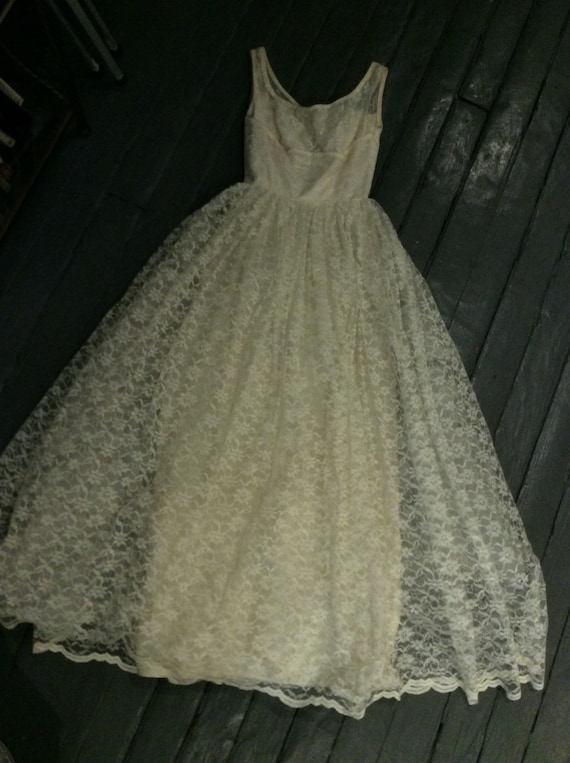 VIntage lace wedding dress,