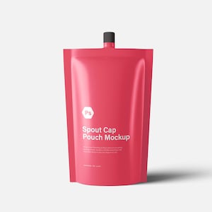 Puede incluir: Una bolsa de pie roja con un tapón de pico. La bolsa está etiquetada "Spout Cap Pouch Mockup".