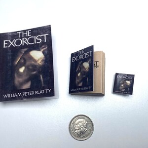 Livros em miniatura |O Exorcista contém texto real | Escala 1/4, 1/6 ou 1/12 | Diorama | Livro de contos de fadas em miniatura para casa de bonecas