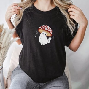 Cute cat shirt, Cat Mushroom - Cat lover gift, cottagecore cat shirt, Unisex t-shirt
