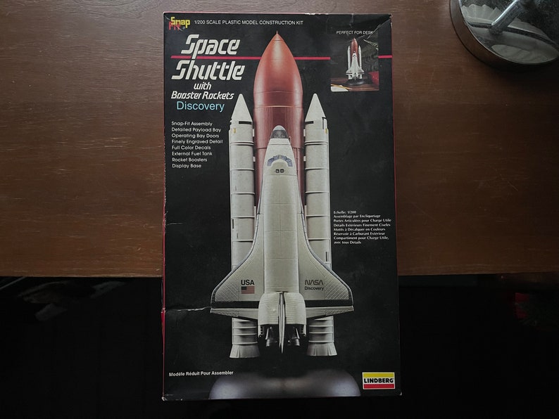 Lindberg Snap-Fit Space Shuttle Discovery with Booster Rockets Model Kit 99000