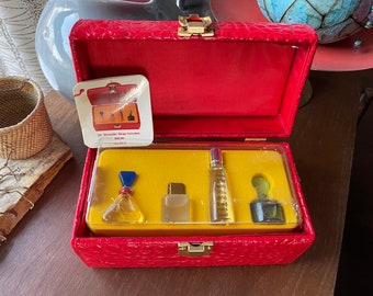 Liz Claiborne Red Alligator Traincase Purse with Mini Sample Perfume Gift Set