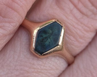 Antique Hallmarked Solid 9ct 9k Rose Gold Green Hardstone Signet Ring Size N