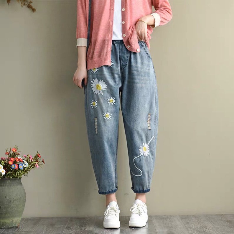 Vintage Embroidered Floral Jeans Blue Embroidered Denim image 2