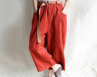 Kundenspezifische Cordhose mit weitem Bein: Plissierte Baumwollhose
