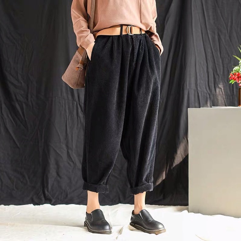 Women Corduroy Loose Trousers Vintage Pleated Corduroy Pants Wide Leg Oversize Trousers Winter Maxi Pants Black