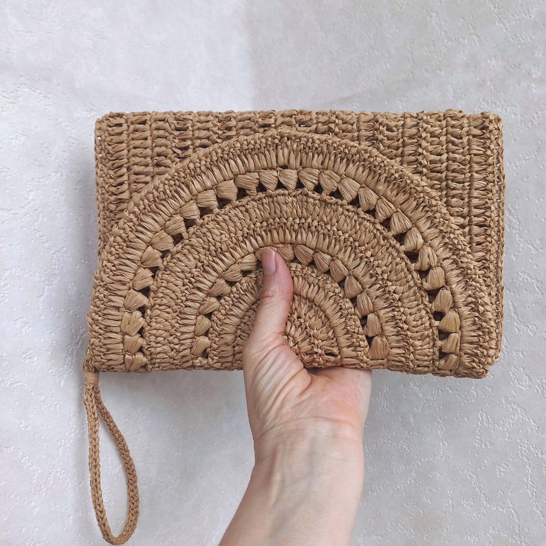 Bolso de rafia de crochet Bolso bandolera de rafia Clutch tejido de rafia Clutch de mano de rafia Bolso de mano de rafia Clutch de paja Clutch tipo sobre Bolso pequeño de crochet imagen 3