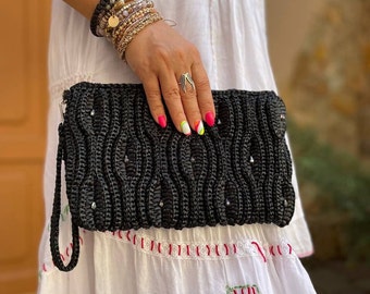 Raffia clutch bag Straw wristlet purse small straw bag Crochet raffia bag summer raffia handbag black clutch bag Woven clutch