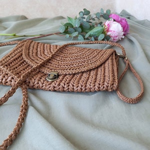 Gehaakte raffia tas raffia crossbody tas geweven clutch raffia handtas zomer handgemaakte raffia tas kleine gehaakte tas raffia portemonnee geweven afbeelding 6