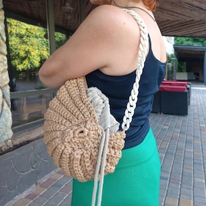 Seashell bag circle bag round bag crochet crossbody chunky crochet bag shell purse gold clutch boho beach clutch crossbody pouch