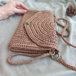 Gehaakte raffia tas raffia crossbody tas geweven clutch raffia handtas zomer handgemaakte raffia tas kleine gehaakte tas raffia portemonnee geweven afbeelding 4