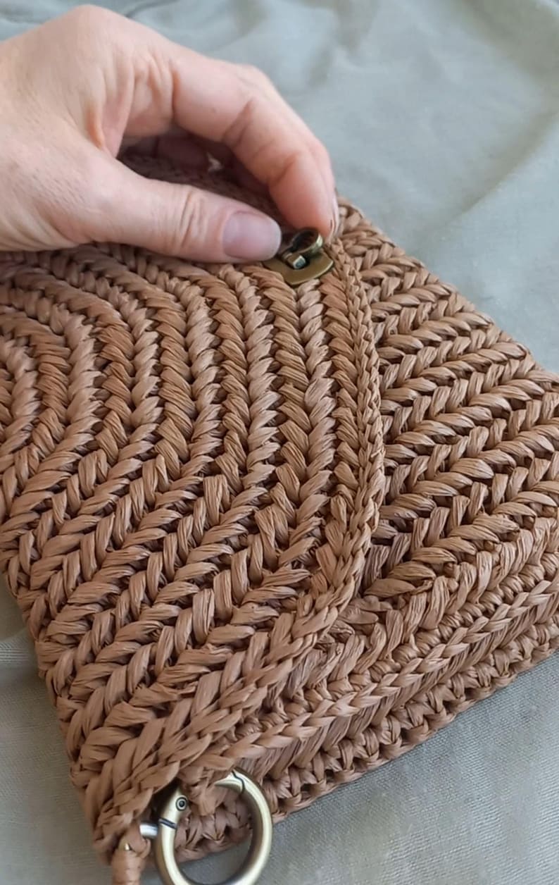 Gehaakte raffia tas raffia crossbody tas geweven clutch raffia handtas zomer handgemaakte raffia tas kleine gehaakte tas raffia portemonnee geweven afbeelding 10