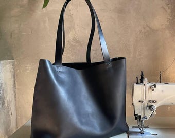 Minimalist Leather Tote Bag – Personalized Everyday Carry