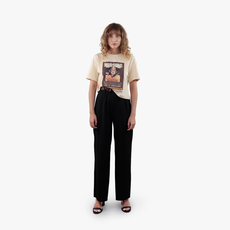 Beige cropped t-shirt with print Missing Panchen Lama
