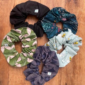Premium hair scrunchies - Crafted from organic cotton - Perfect gift for women/girls - Scrunchies to reduce hair loss - Pack of 5 - UK made