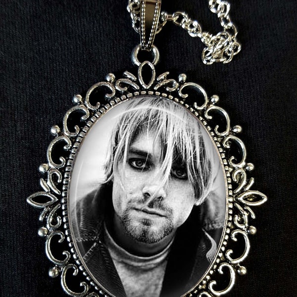 Kurt Cobain Courtney Love Nivarna Hole Large Pendentif en argent antique Collier Boucles d'oreilles Boutons de manchette Icône de la musique Grunge des années 90