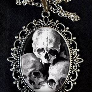 Cezanne Trio der Schädel Große antike Silber Anhänger Halskette Ohrringe Goth Beinhaus Katakomben
