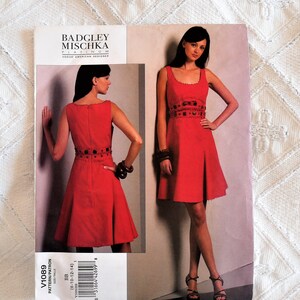 Women dress Pattern, Vogue 1089, Bradgley Mischka American Designer, Size 10