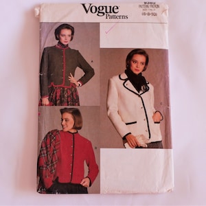 Könnte beinhalten: Ein Vintage-Schnittmuster von Vogue für eine Jacke mit drei verschiedenen Stilen. Das Schnittmuster ist für die Größen 6-8-10.