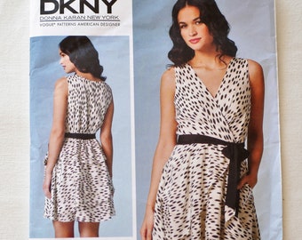 Patrón de vestido con volantes en la falda, Vogue 1448, DKNY Donna Karan New York, talla francesa 38 (10)