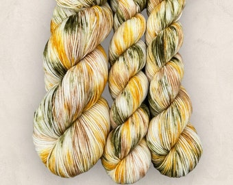 DK Yarn 100g or 50g Skein Hand Dyed Sunlit Meadow SW 75/25 Merino Wool Nylon Knitting Crochet Socks Hats Mitts Garments