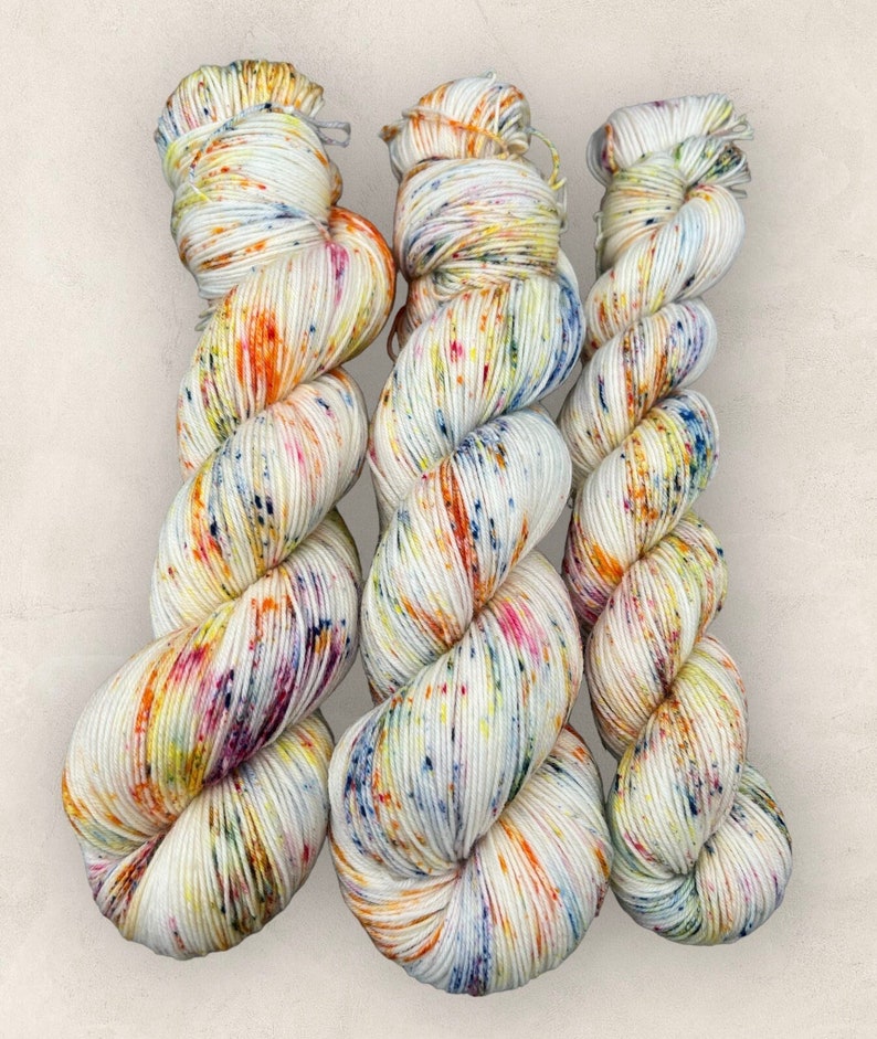 Red Wool Dk DK Yarn 100g or 50g Skein Hand Dyed Rainbow Drops Speckled Wool Super ...