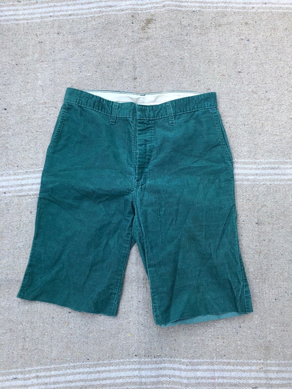 1970s Green Corduroy Cut Off Shorts 31