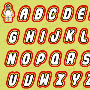 Puede incluir: Un alfabeto completo en una fuente lúdica, de estilo bloque, con cada letra delineada en rojo y amarillo, y rellena de blanco. Una pequeña figura de estilo Lego está en la esquina superior izquierda. Las palabras "VECTOR'S MARKET" están en la parte inferior.