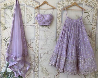 Lavendel Georgette Lehenga Choli Set: Zari Stickerei Arbeit, Indisches Hochzeitsoutfit, Ethnische Party Wear