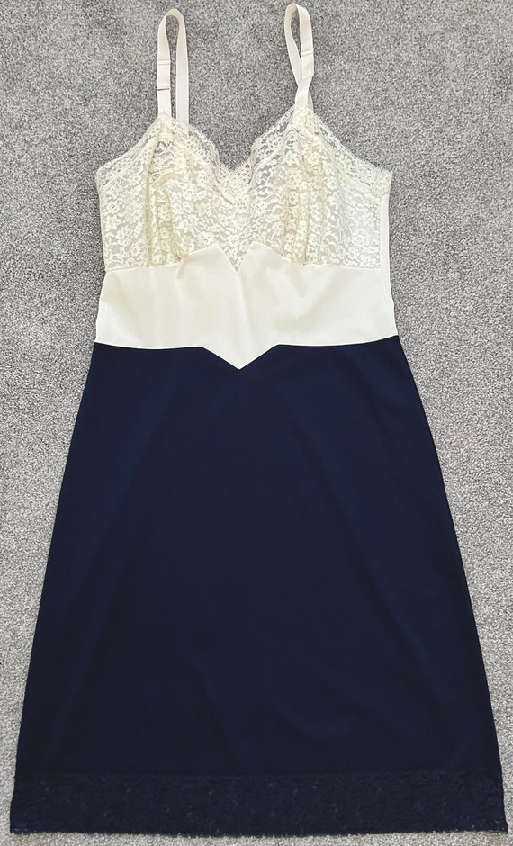 VAN RAALTE 1970's Navy & Ivory Slip, Size 36