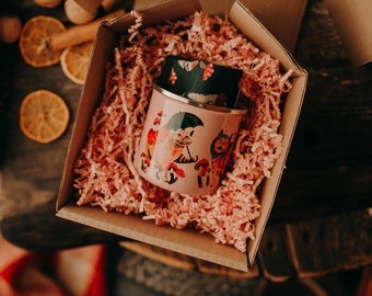 Occasional Box no2. - pink enamel mug&socks