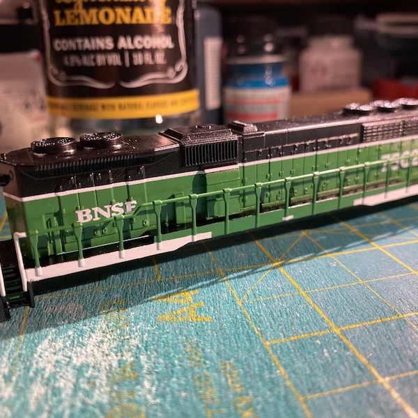 N-Scale BN 302/7199/7502  SD40B-2