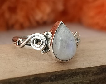 Rainbow moonstone Silver ring , unique Bohemian ring , Bluestone silver ring ,moonstone silver ring , boho jewelry , napoleon rings