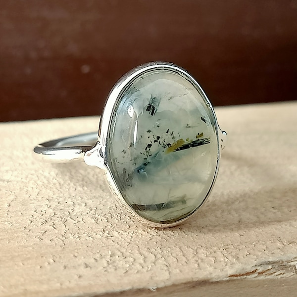 Prehnite stone Ring, sterling silver 925, cute small ring, Prehnite, hippie jewelry, gift items, boho ring , brezel ring