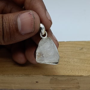 Clear quartz pendant, quartz pendant, raw stone Pendant, quartz jewelry, quartz, Sterling silver 925, gift, raw stone jewelry, best gift