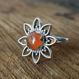 Boho Ring, Carnelian Stone ring, Handmade silver ring, orange stone ring, Flower design ring, ring, 925 silver, gift item, bohemian ring