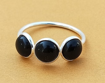 Black onyx triple stone ring , handmade tiny silver ring , delicate silver ring , black onyx band ring , dainty silver ring ,ring minimalist