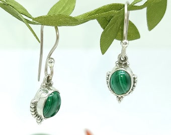 Malachite sterling silver earring, Malachite earring, dangle earrings, green earrings, sterling silver 925, oval shaped, gift for her