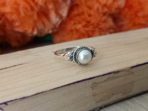 Silver ring with pearl stone clearance
