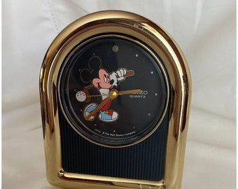 Walt Disney Golf Mickey Mouse SEIKO Quartz Clock w/ Sweep Hand AA Battery 1992