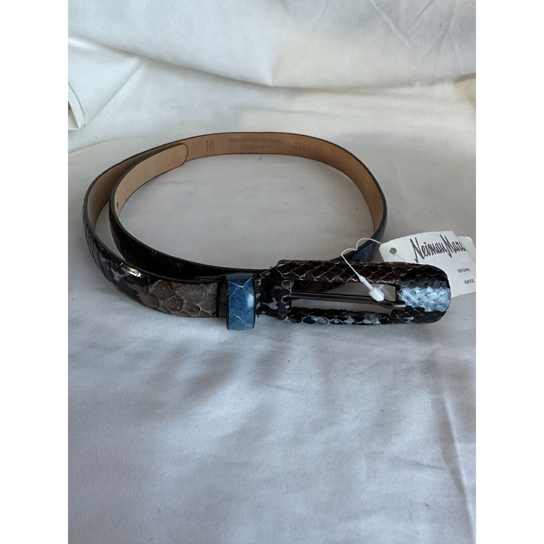 WCM New York for Neiman Marcus Genuine Leather Belt WCM Neiman Marcus Genuine Crocodile Leather Slim Belt SZ.L  main image 4