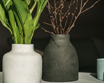 Grand vase en béton minimal, une pièce de déclaration pour la maison et parfaite pour les fleurs séchées ou vraies