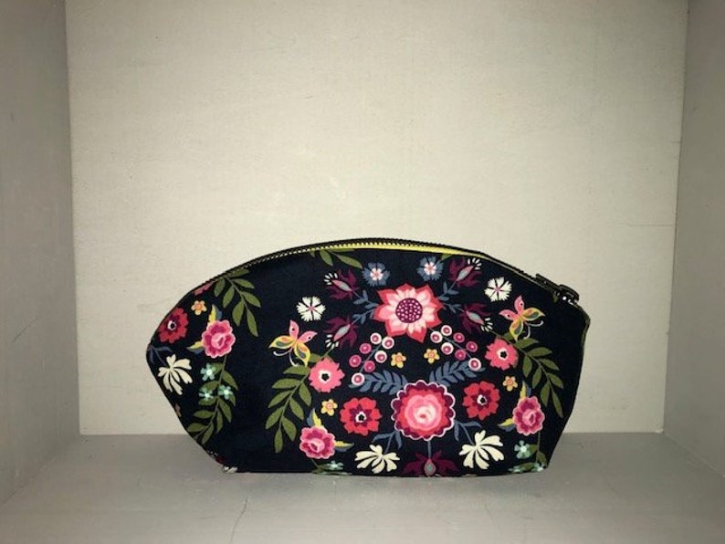 Floral Pedal Pouch