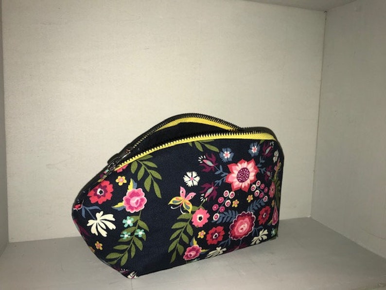 Floral Pedal Pouch