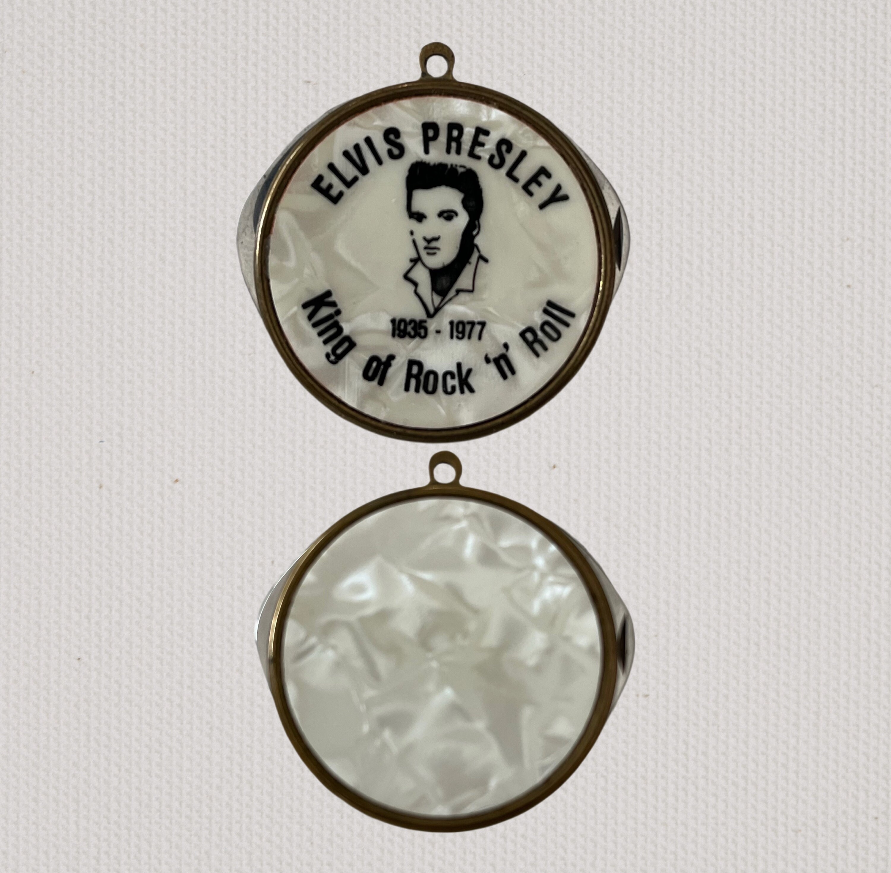 Elvis Presley Commemorative Pocket Knife: King of Rock & Roll